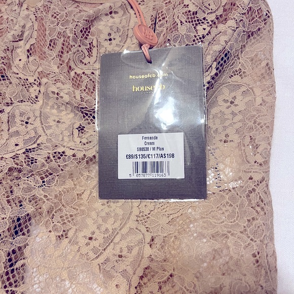 SOLD— STILL ONLINE NWT Fernanda Cream Paisley Lace Top- M Plus - Picture 8 of 8